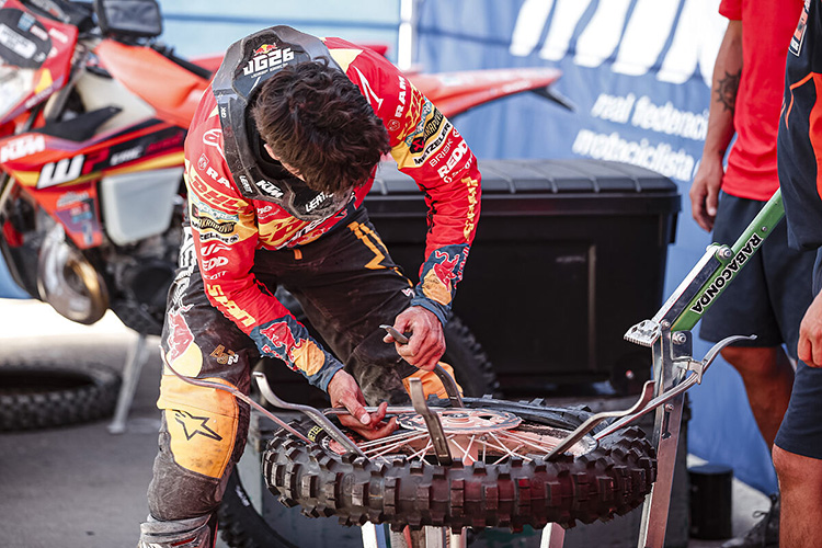 KTM 4