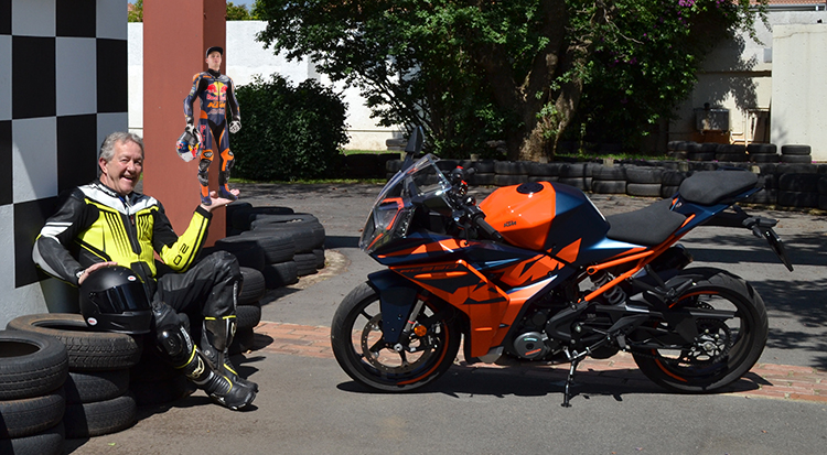 RC390 adv last