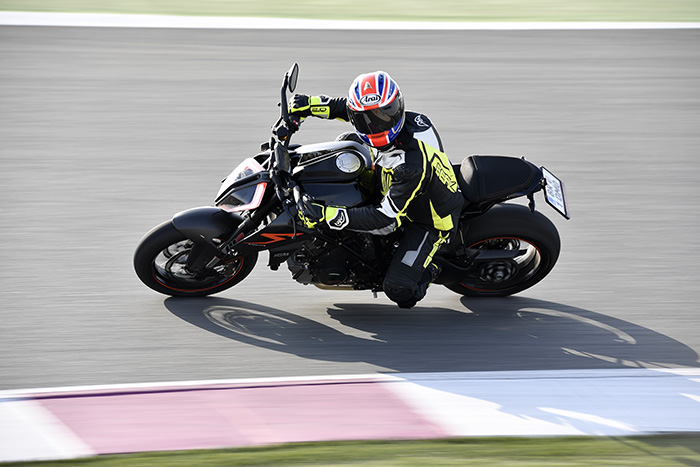 KTM SUPERDUKE R ridelook