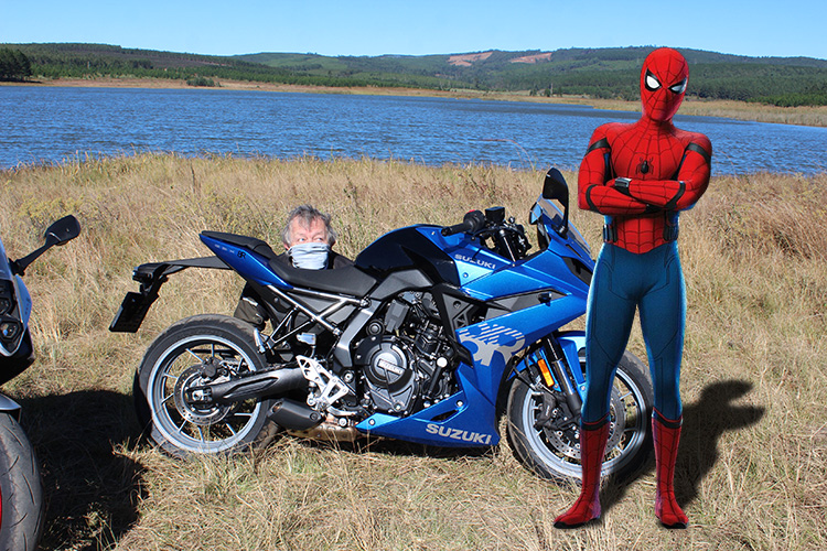 GSX 8R 02