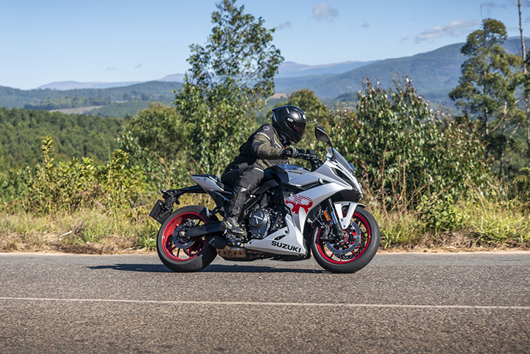 GSX 8R 12
