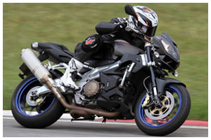 tuono side riding