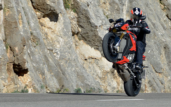 S1000R wheelie