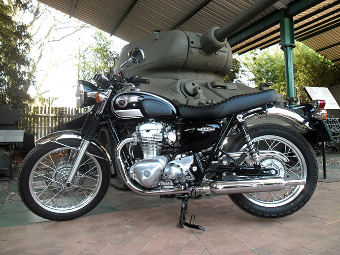 kawasaki w800 tankgun