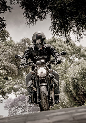 guzzi griso riding