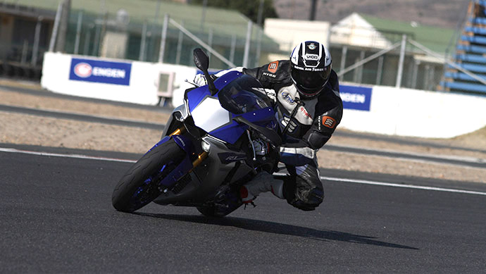 2015 YAMAHA R1 RIDER