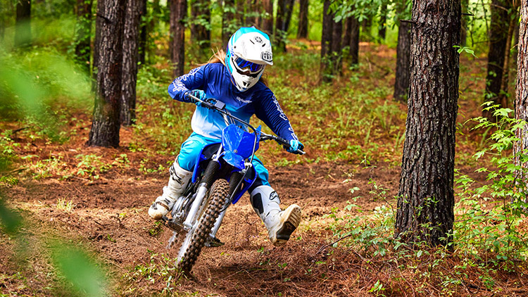 2023 Yamaha TTR125LWE EU Icon Blue Action 001 03
