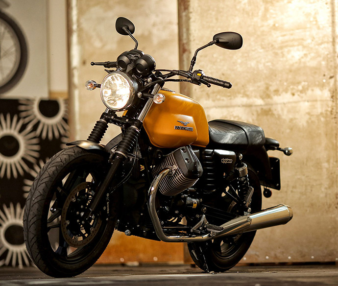 2015-Moto-Guzzi-V7II-Stone6