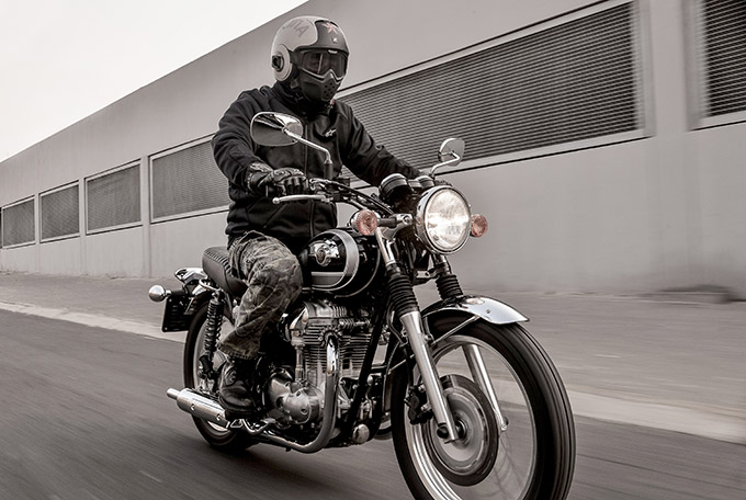 kawa w800 riding