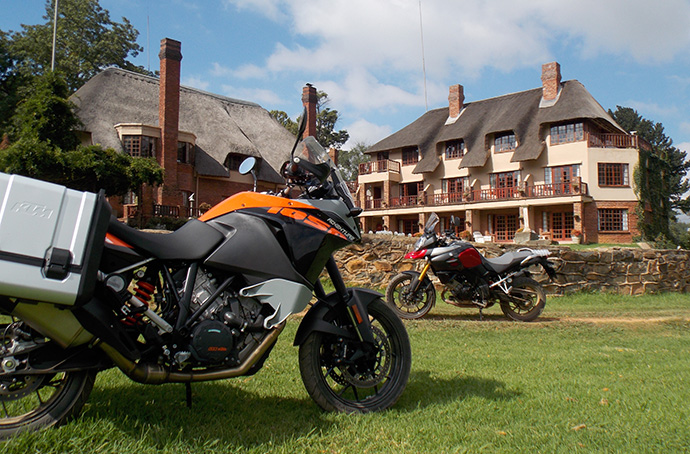 V-Strom KTM sidebyside02
